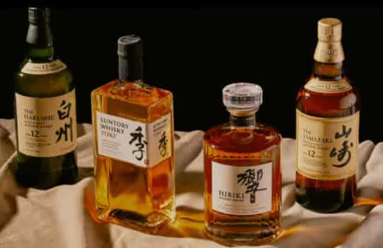 Rượu Whisky Nhật Bản: Hương Vị Tinh Tế và Nghệ Thuật Thủ Công